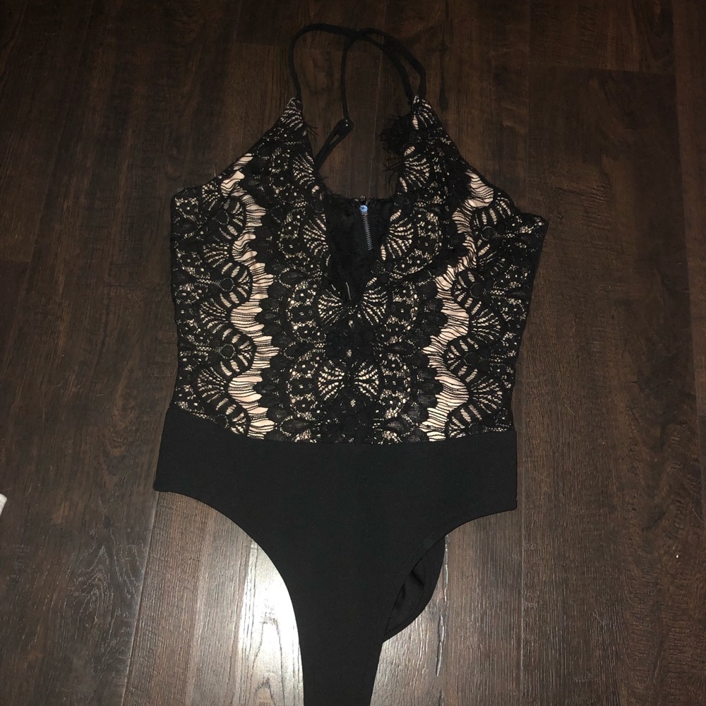 Fashion nova bodysuit size medium